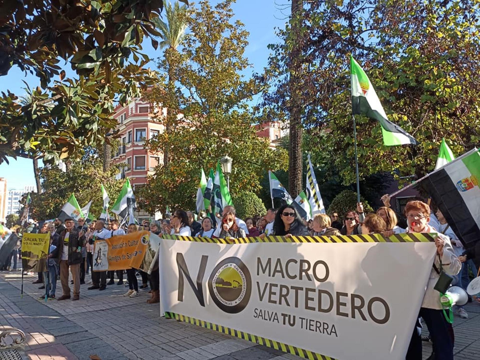 Salvatierra Barros macrovertedero foto